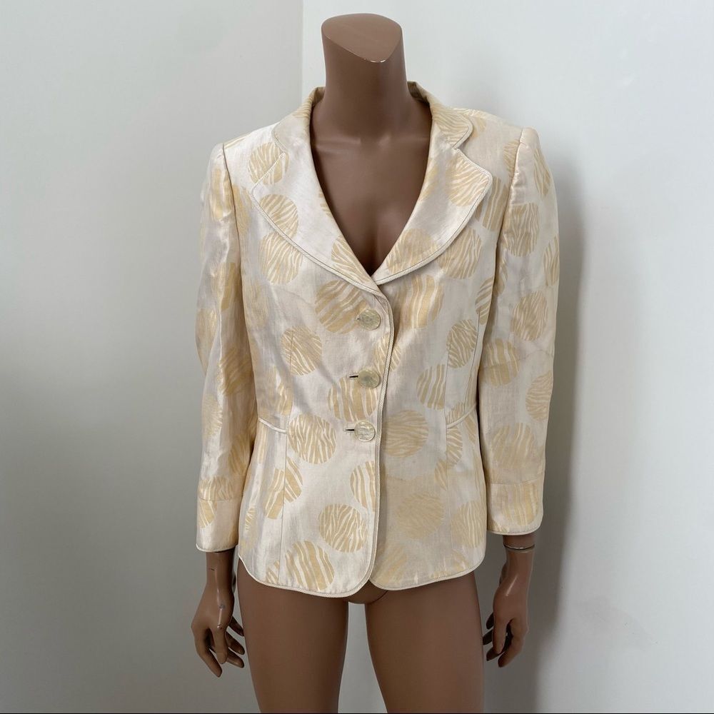 Armani Collezioni Cream Three-Button Blazer 8